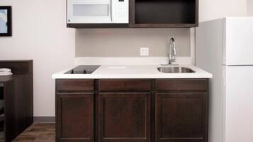 Fridge, microwave, stovetop