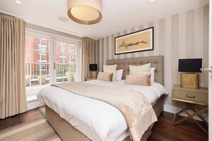 5 bedrooms, WiFi, bed sheets