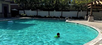 3-Bedroom Townhome in beautiful Milpitas with easy access to the Mall,Bart & Bus
