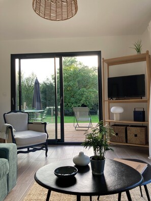 Télévision, chaîne hi-fi