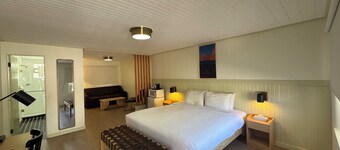 Non-Smoking King Suite With Sleeper Sofa - NKC