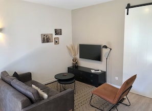 Una Smart TV, libros