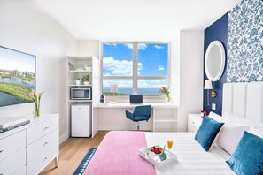 Iron/ironing board, travel crib, WiFi, bed sheets