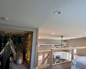 2 室のベッドルーム、旅行用ベビーベッド、WiFi、ベッドシーツ