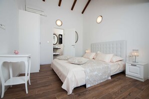 4 bedrooms, free WiFi, bed sheets