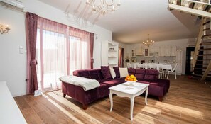 TV - Villa Island Star with Pool (Milna)