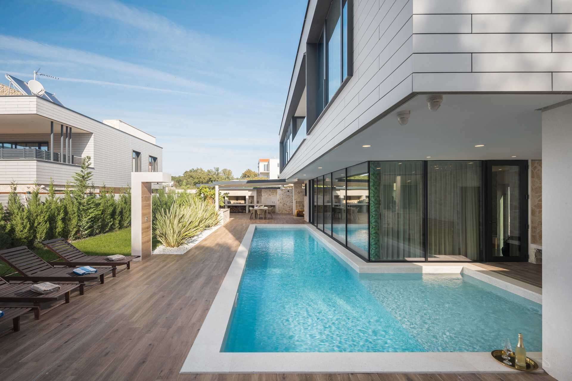 Et oppvarmet basseng