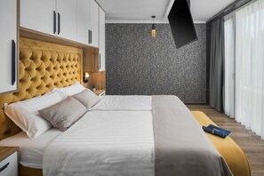 4 habitaciones, tabla de planchar con plancha y wifi gratis