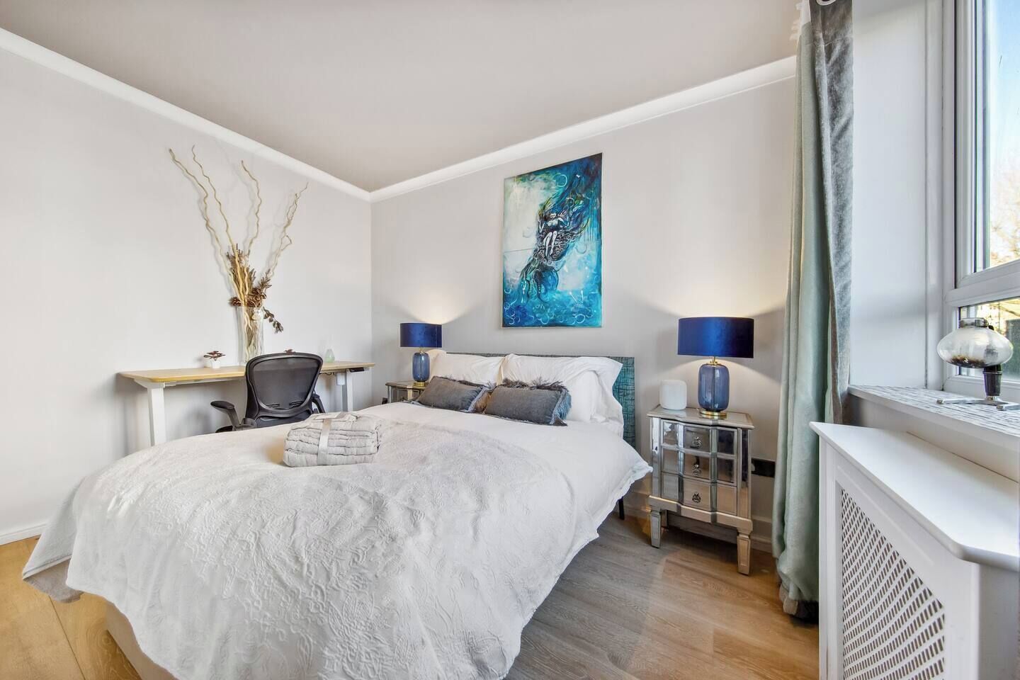 Iron/ironing board, WiFi, bed sheets