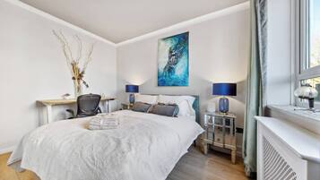 Iron/ironing board, WiFi, bed sheets