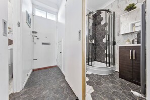 Hair dryer - Boutique 2-Bedroom Flat near Waterloo with Garden (London)