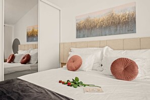 4 bedrooms, iron/ironing board, free WiFi, bed sheets