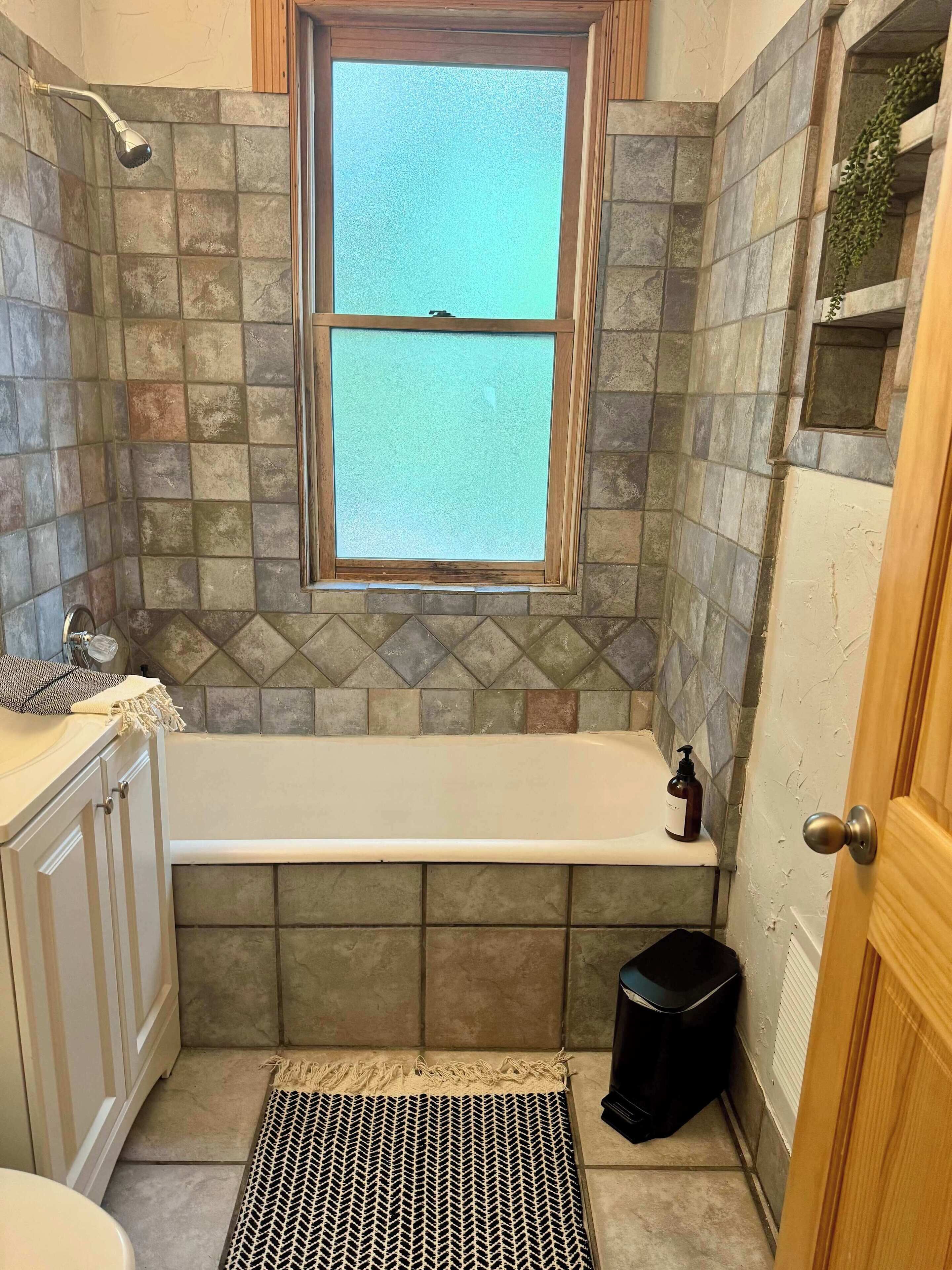 Douche, articles de toilette écologiques, sèche-cheveux