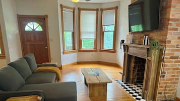 Smart TV, fireplace, offices