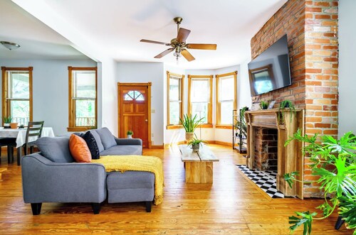 Short North & Downtown & OSU | Near High Street | Free Parking | 5,800+ Reviews