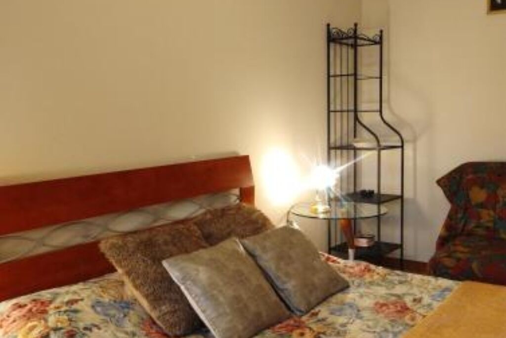 2 chambres, fer et planche à repasser, draps fournis