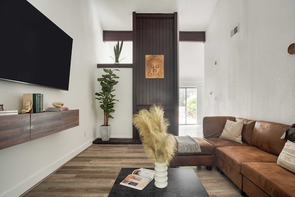 House (6 Bedrooms) | Front of property