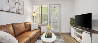 Brightshaven–CoolSprings - Modern 1-Bed with EV Parking in Frisco