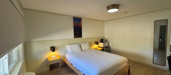 Non-Smoking Standard Queen Room - NQC