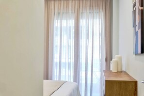 2 Schlafzimmer, Schreibtisch, schallisolierte Zimmer