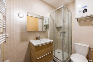 Séchoir à cheveux, serviettes fournies