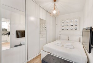 1 bedroom, iron/ironing board, travel cot, WiFi