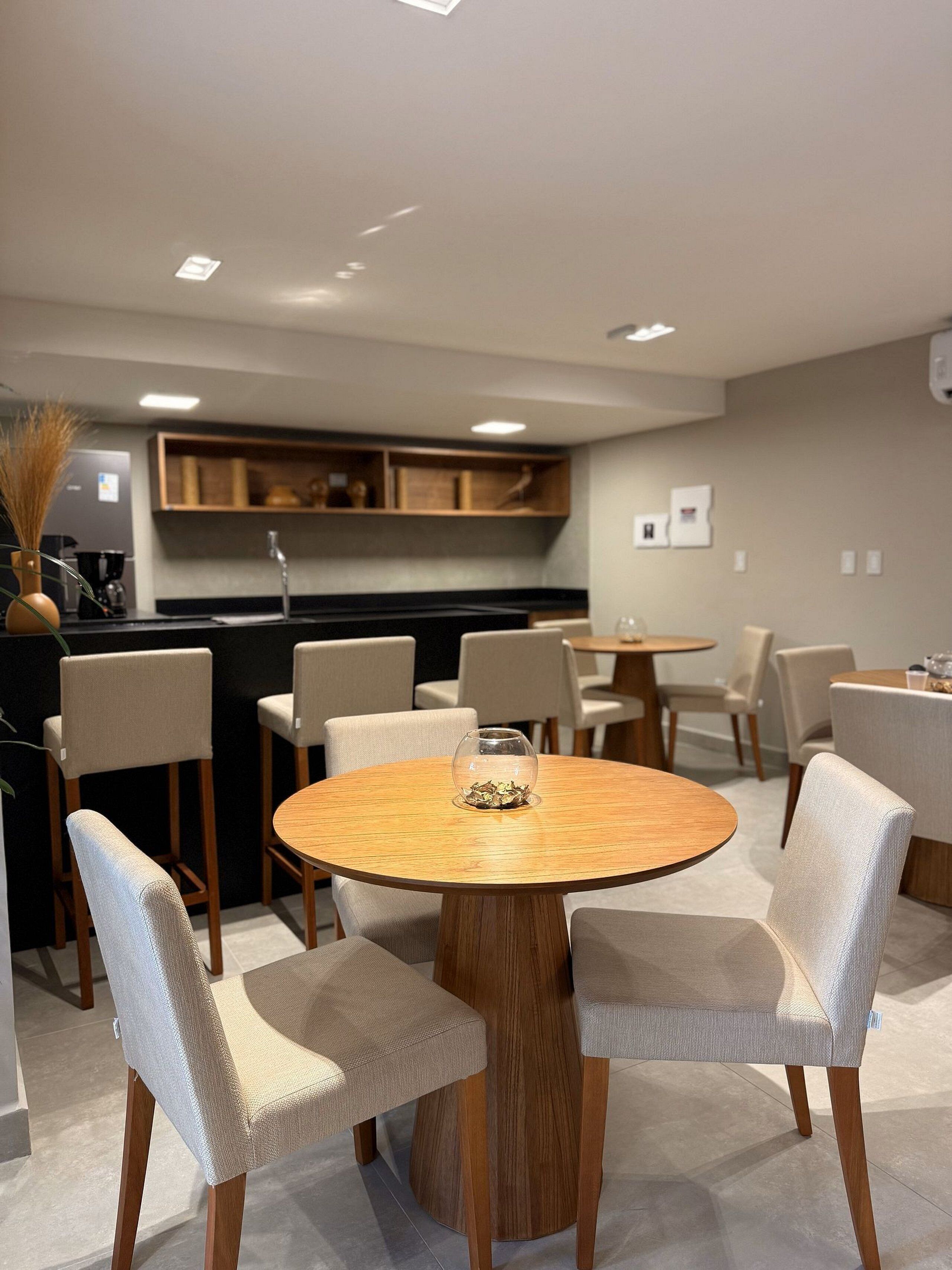 Basic Studio | Tempat makan