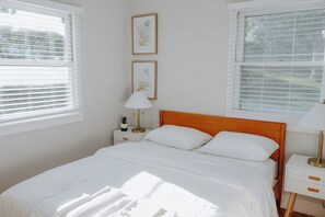 3 habitaciones, escritorio, tabla de planchar con plancha y wifi gratis 