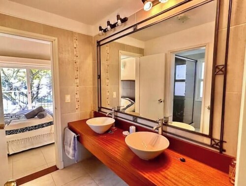 OPescador, 4 bedrooms, steps from the Posta