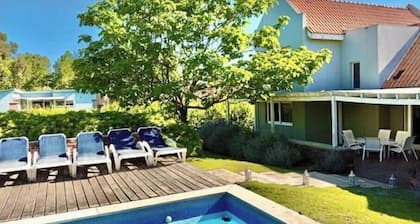 OPescador, 4 bedrooms, steps from the Posta