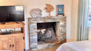 2 bedrooms, bed sheets