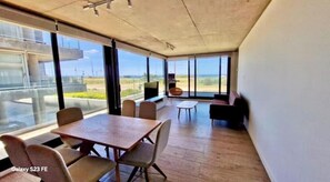 Interior - Walmer L101, 1st Line to the Sea Full Amenities (Departamento de Maldonado)