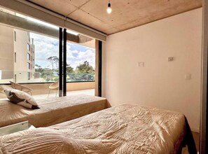 4 bedrooms, bed sheets