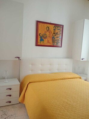 1 chambre, fer et planche à repasser, Wi-Fi, literie fournie