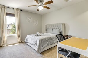 4 bedrooms, internet, bed sheets - Stay & Play in Lewis Center: Home w/ Spacious Deck (Lewis Center)