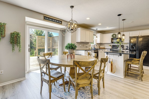 Dishwasher, coffee/tea maker, cookware/dishes/utensils - Stay & Play in Lewis Center: Home w/ Spacious Deck (Lewis Center)