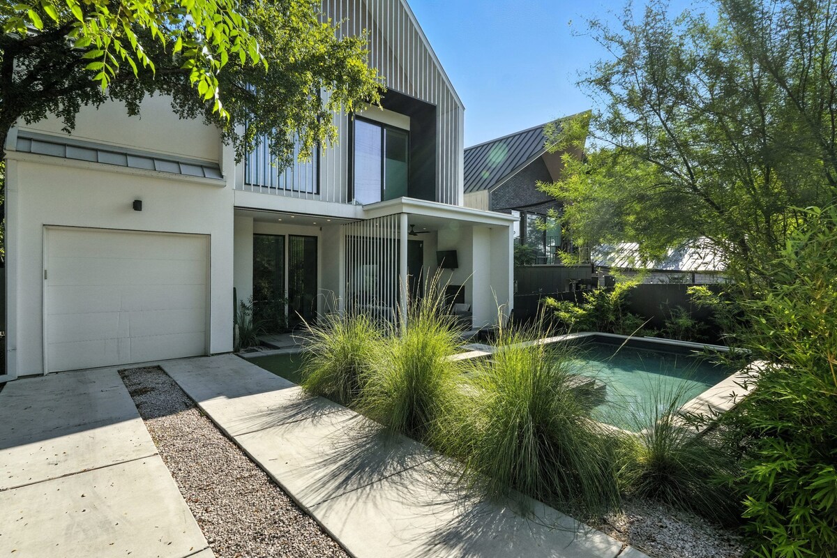 Photo 4 of The Lunith Retreat, Luxury Stay w/ Pool & Spa