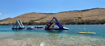 Beachfront, scenic accommodation with incomparable sea views!