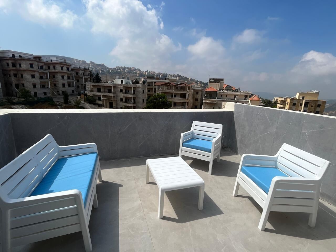 Deluxe Studio Suite, Balcony, Mountain View | Terrace/patio