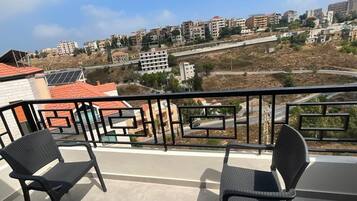 Suite estudio Deluxe, balcón, vista a la montaña | Terraza o patio