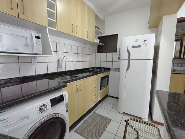 Basic Apartment | Private kitchen