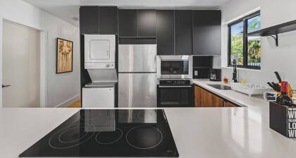 Spacious 3-bedroom 2-bath centrally located close to Hollywood Downtown & Beach