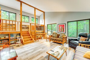 TV, DVD player, video library - Walk to Semi-Private Beach: Lake Michigan Getaway (Montague)