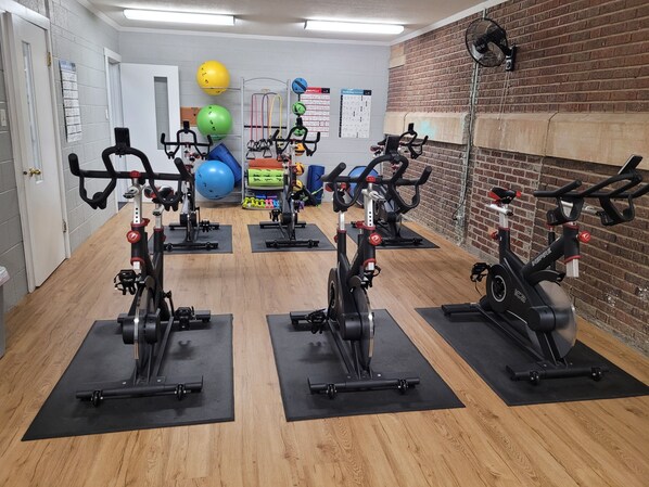 Fitness facility - Cute Bungalow in small town where everyone knows everyone! (Sharon Springs)