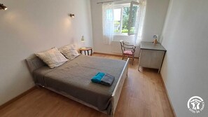 4 bedrooms, iron/ironing board, free WiFi
