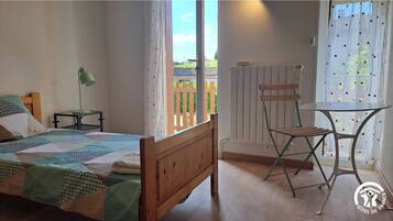 4 slaapkamers, een strijkplank/strijkijzer, wifi, beddengoed