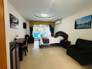 Deluxe Suite, Pool View