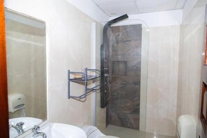 Bathroom - HOTEL LA CASCADA (Nueva Loja)