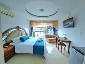 Quarto solteiro luxo | Cofres nos quartos, Wi-Fi de cortesia