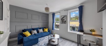 Cosy 2-Bed Home in the heart of Medway l Sleeps 5